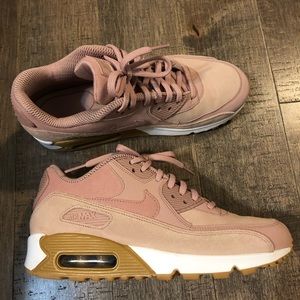 Pink Nike Air Max’s